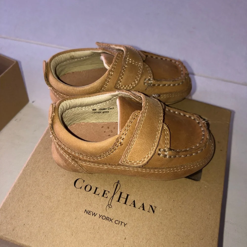 Cole Haan Kids Tan Leather Velcro Moccasin Shoes size 3
